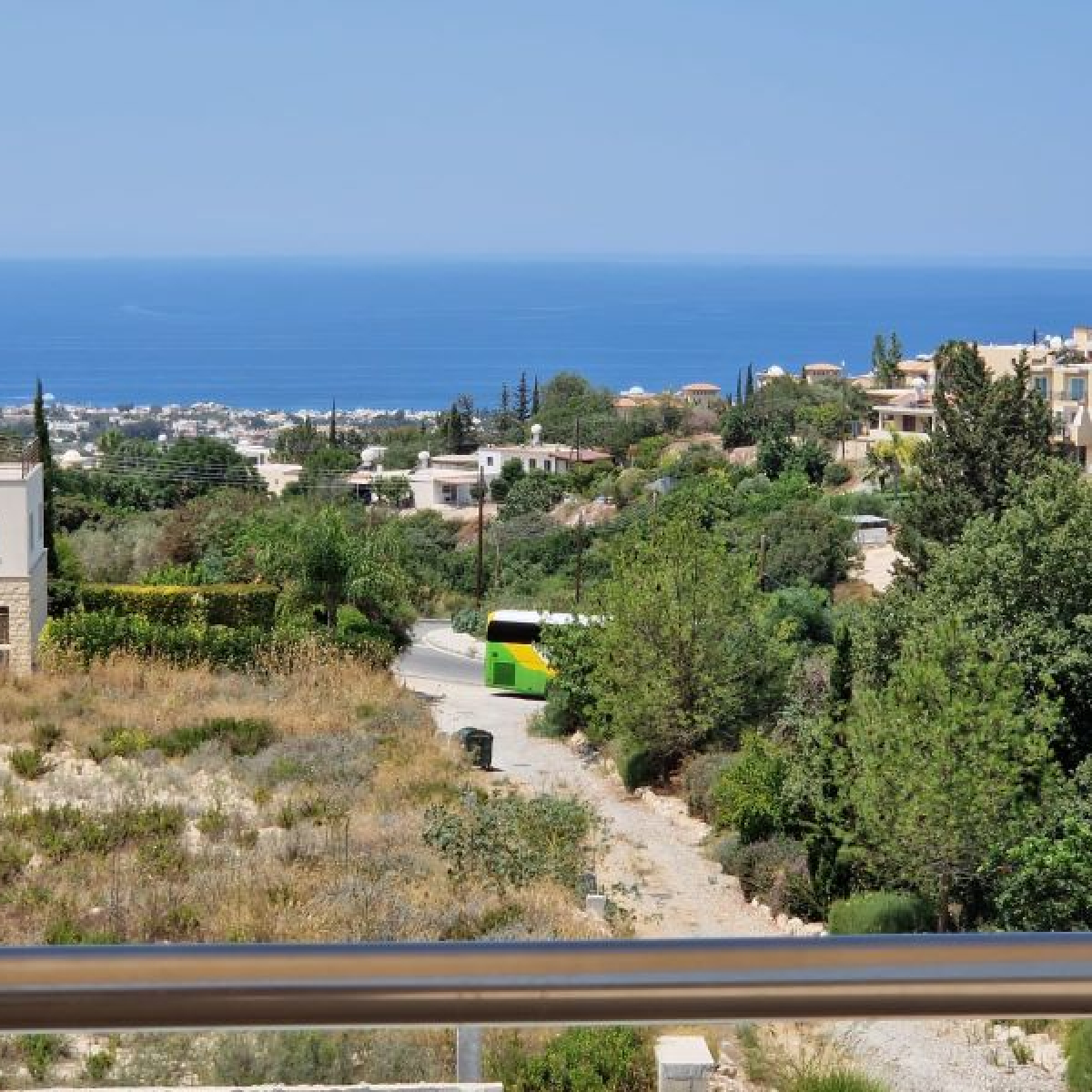 Villa with sea view on the hills