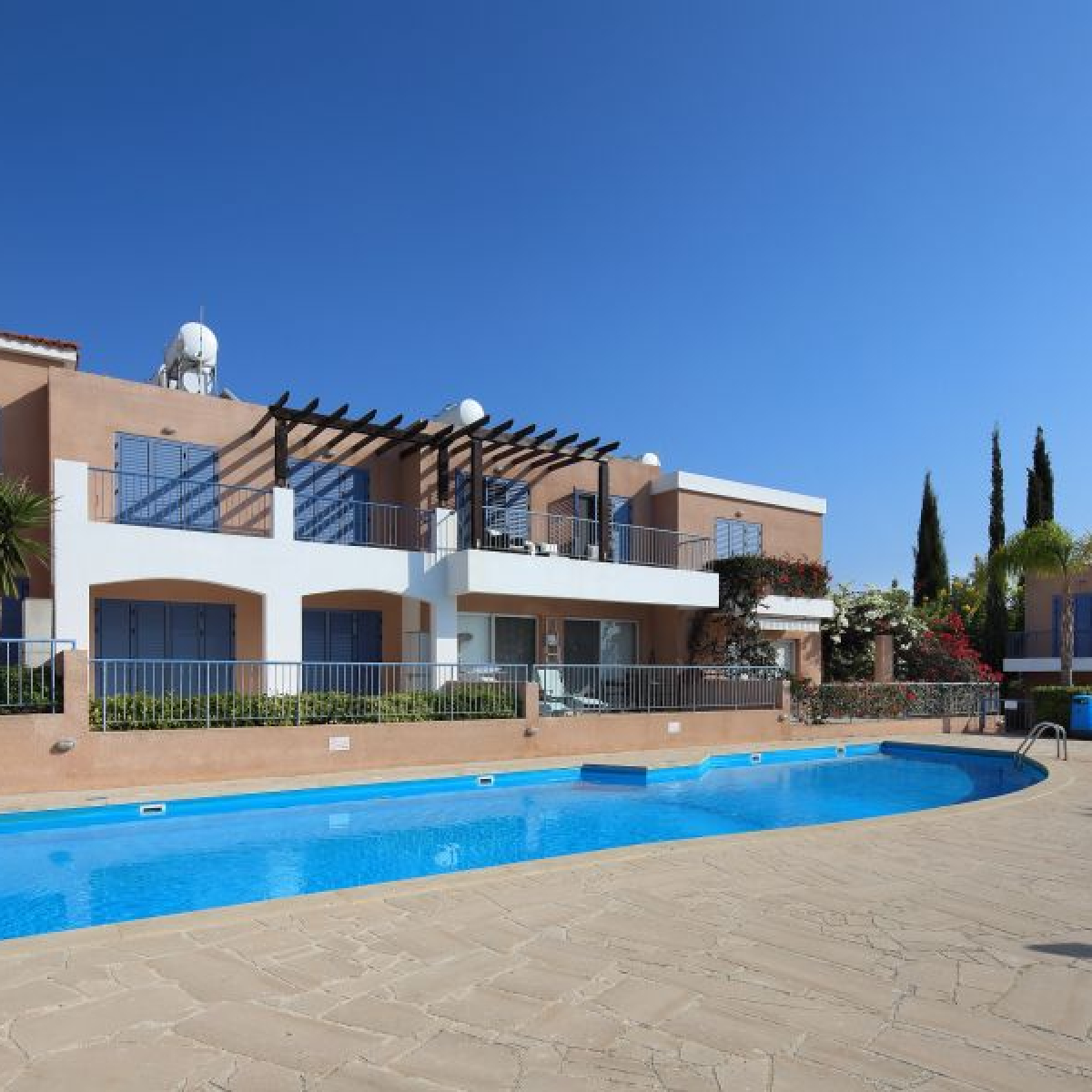 Townhouse in a complex with pool