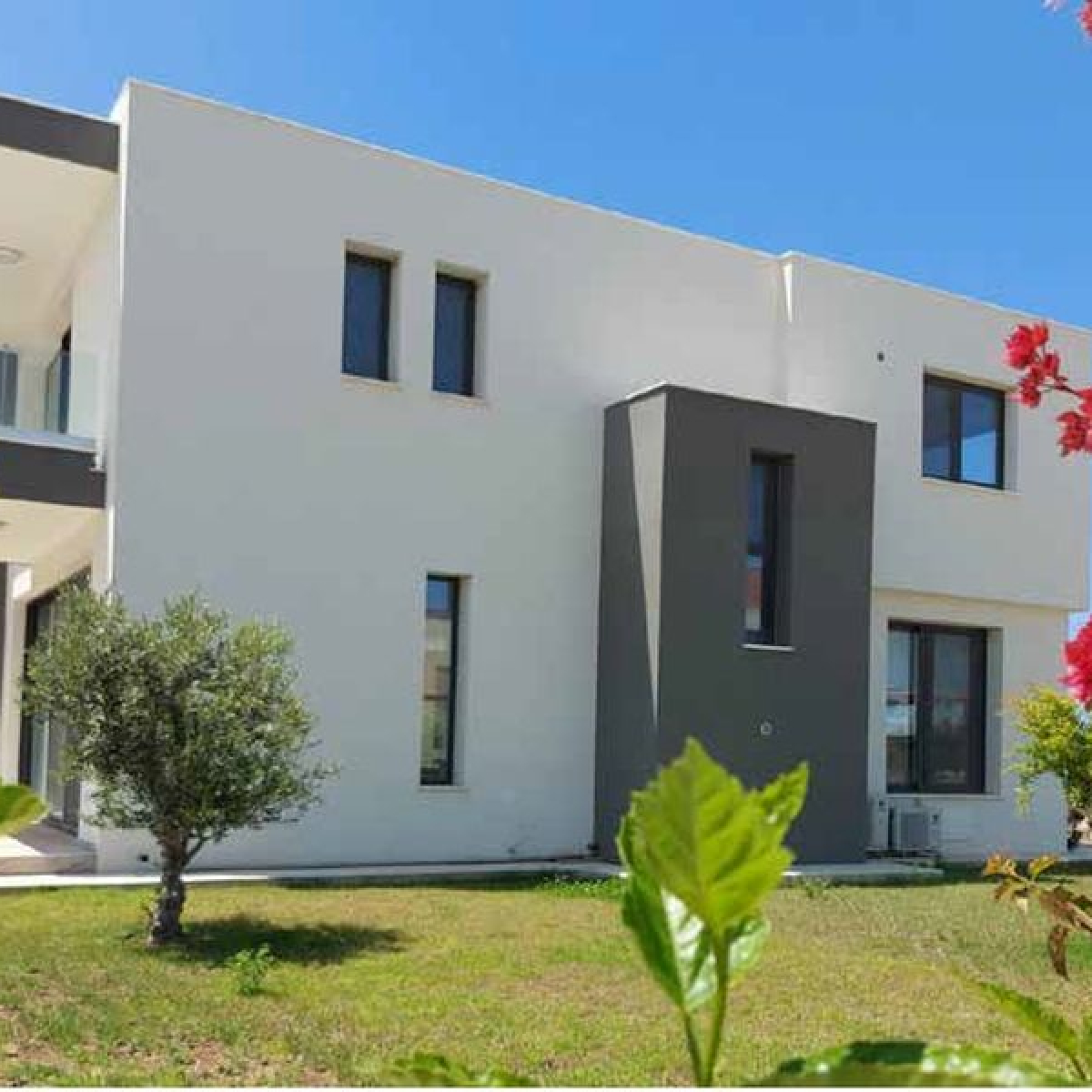 Modern villa close to sea and Paphos town