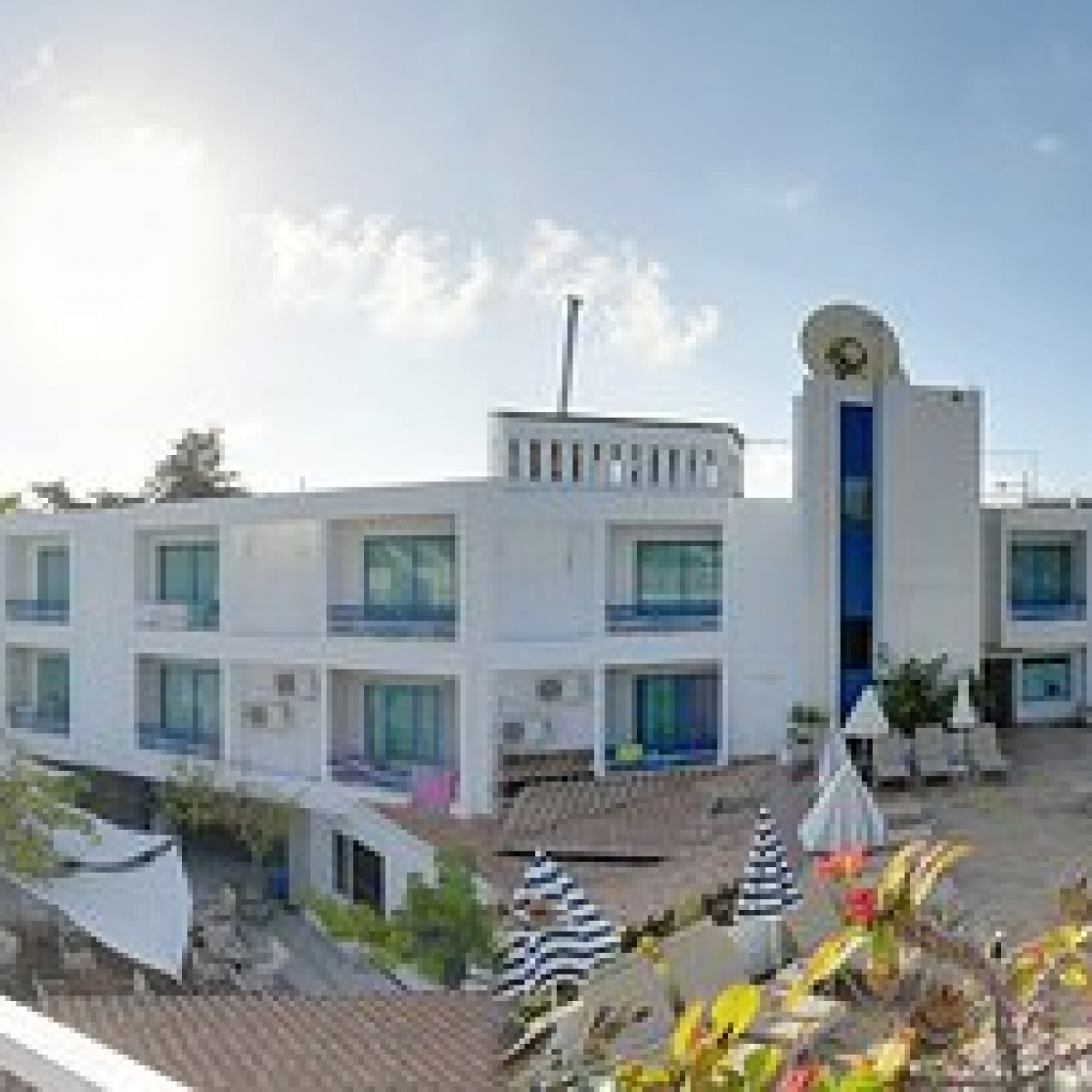 Hotel in tourist area close to beach