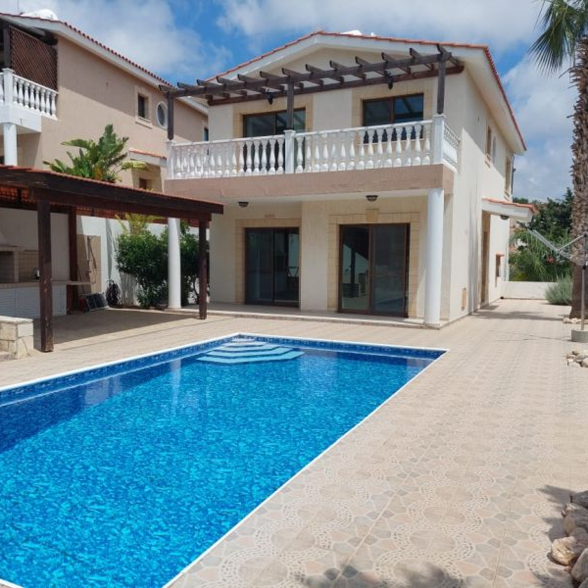 Spacious villa with sea&mountains views in Paphos