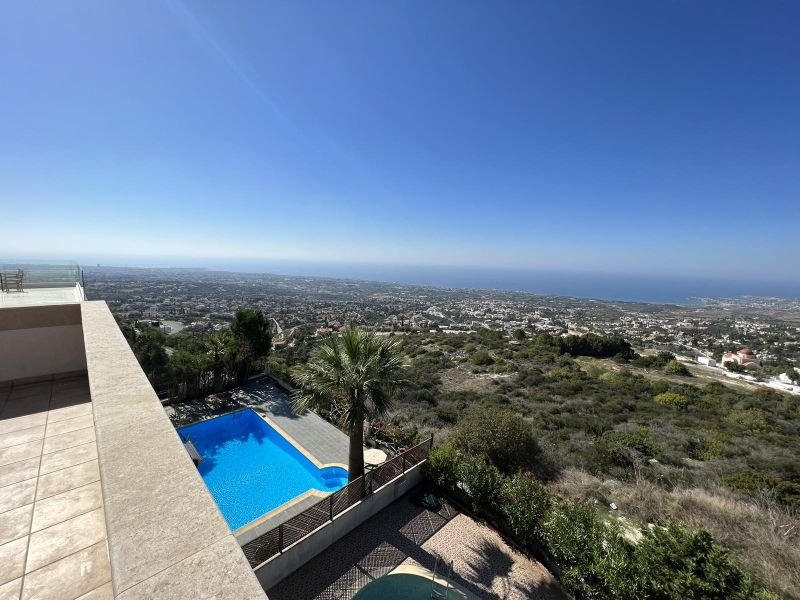 Haus mit Meerblick und Anbau in Paphos