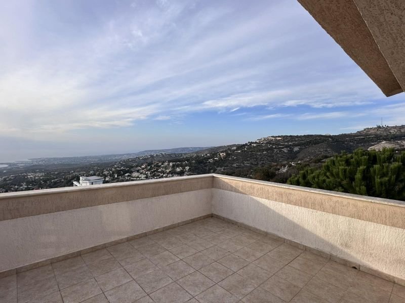 Haus mit Meerblick und Anbau in Paphos