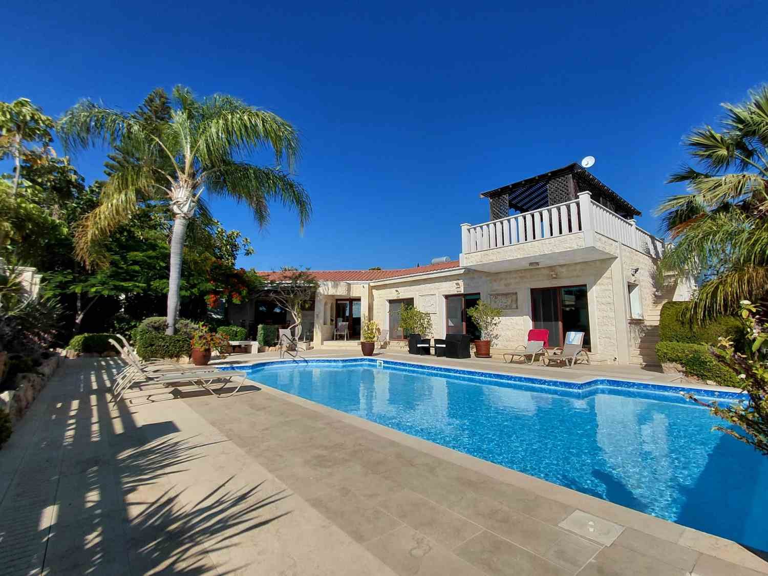 Sea View Bungalow on Large Private Plot