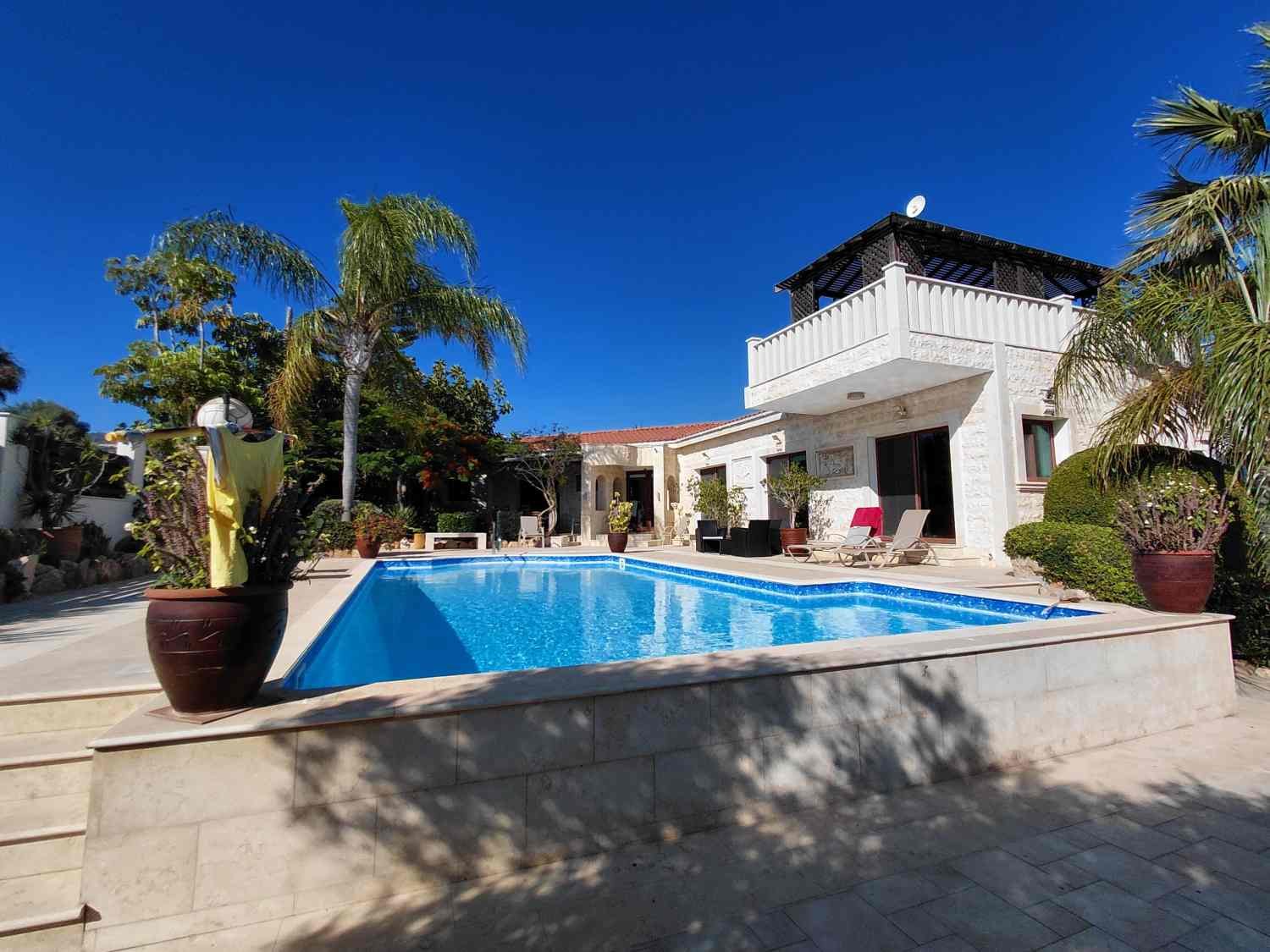 Sea View Bungalow on Large Private Plot
