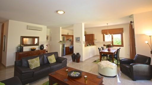 Villa with private pool, walking distance to facilities of  Aphrodite Hills resort