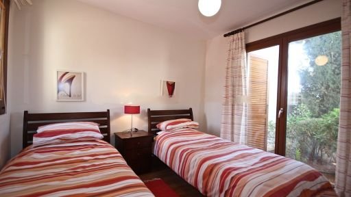Villa with private pool, walking distance to facilities of  Aphrodite Hills resort