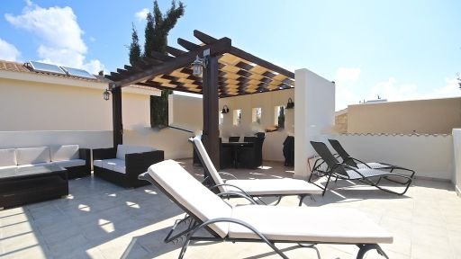 Villa with private pool, walking distance to facilities of  Aphrodite Hills resort