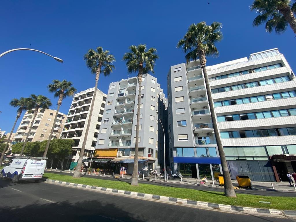 Renovated Townhouse 300 m from beach