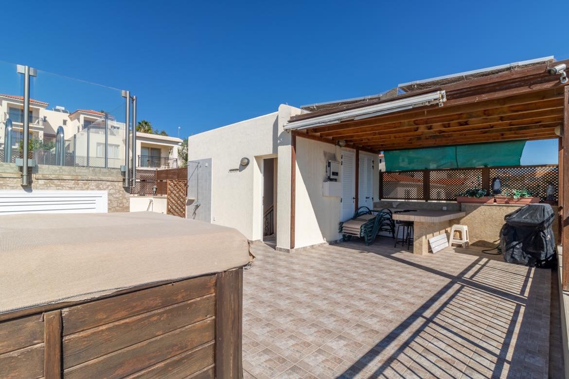 Renovated Townhouse 300 m from beach