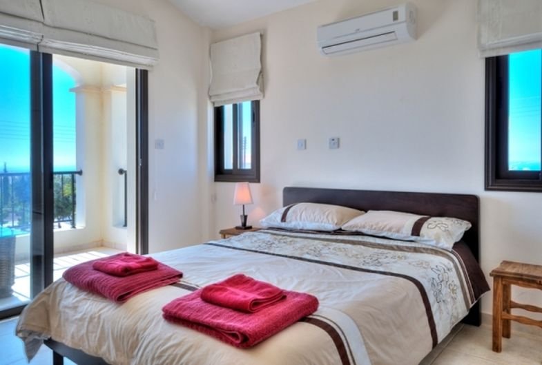 Renovated Townhouse 300 m from beach