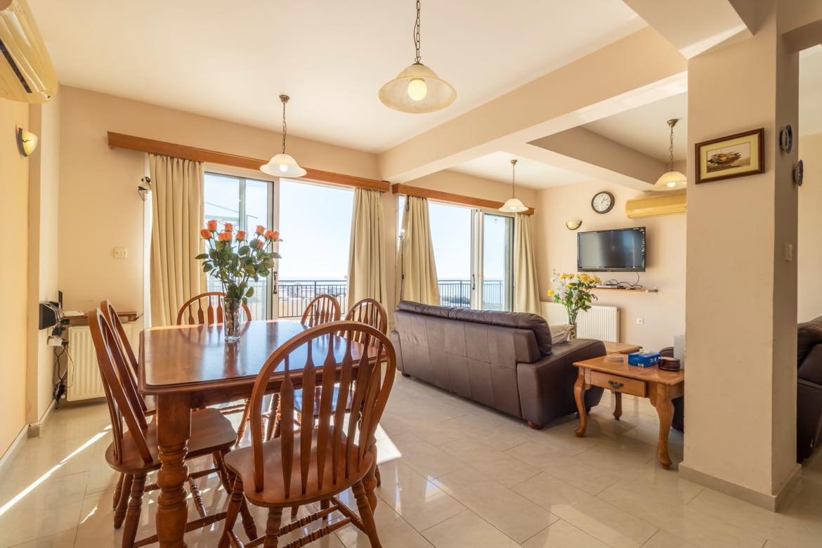 Seaview Penthouse with private sw pool