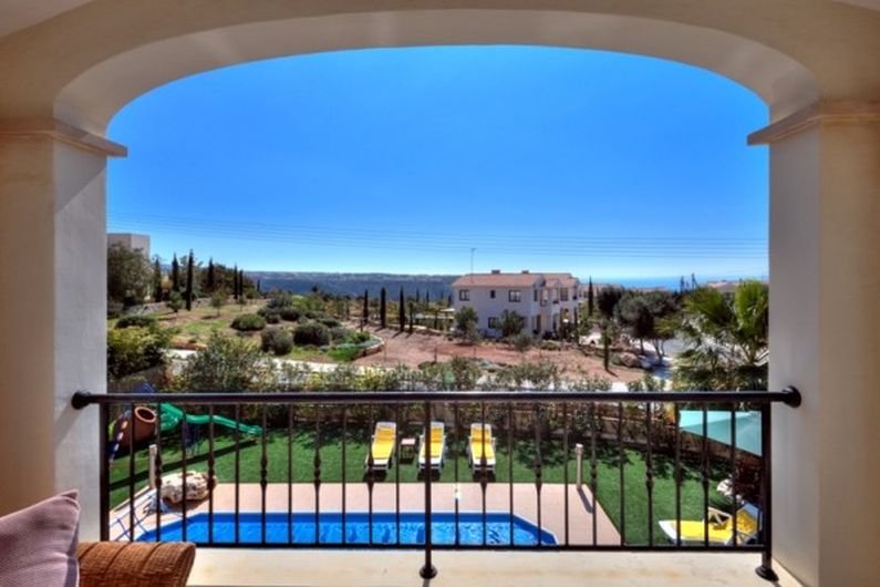 Renovated Townhouse 300 m from beach