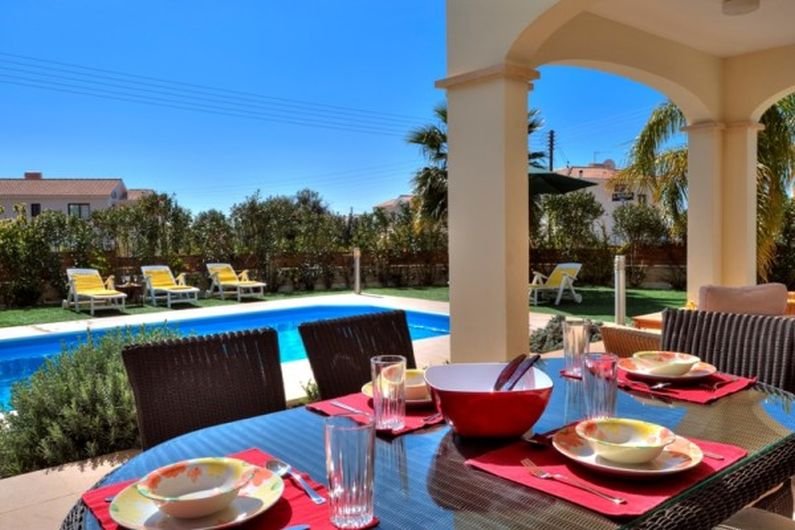 Renovated Townhouse 300 m from beach
