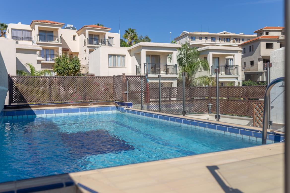 Seaview Penthouse with private sw pool
