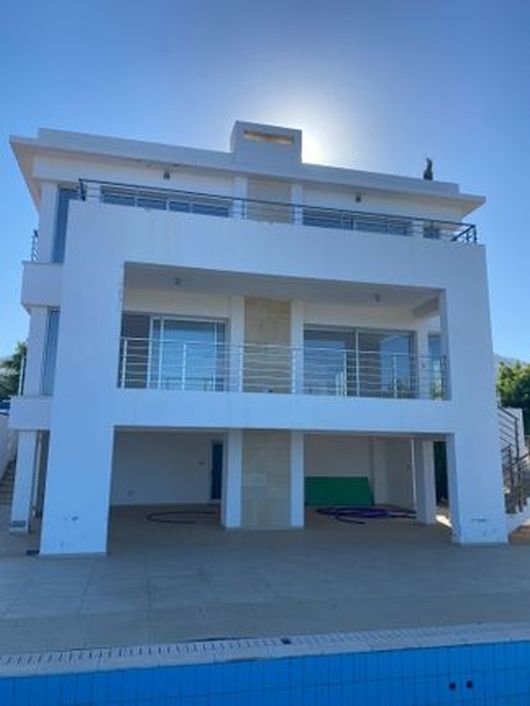 Villa with pool near beach in Polis