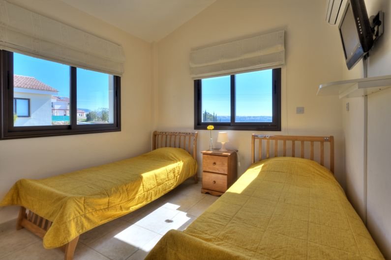 Renovated Townhouse 300 m from beach