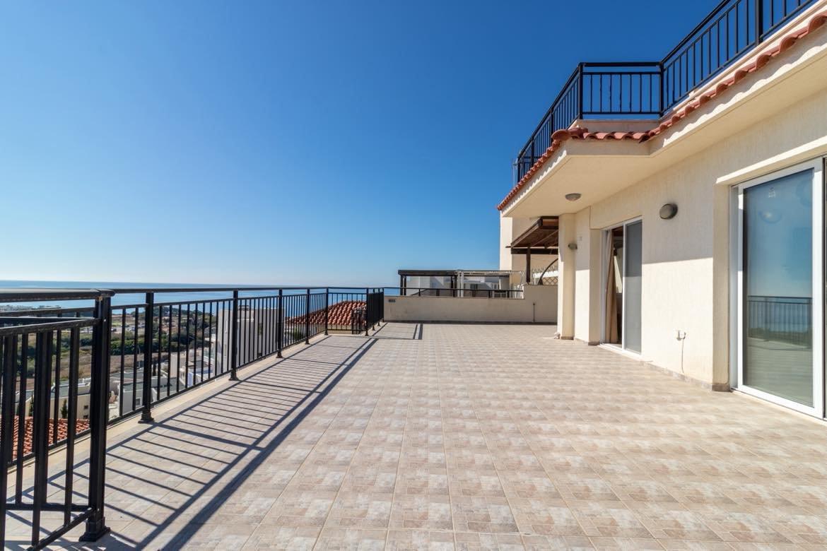 Renovated Townhouse 300 m from beach