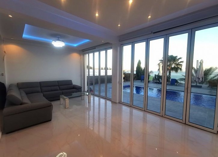 Waterfront villa with access to sea in Paphos