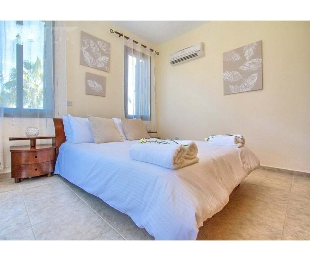 2nd line beachfront villa