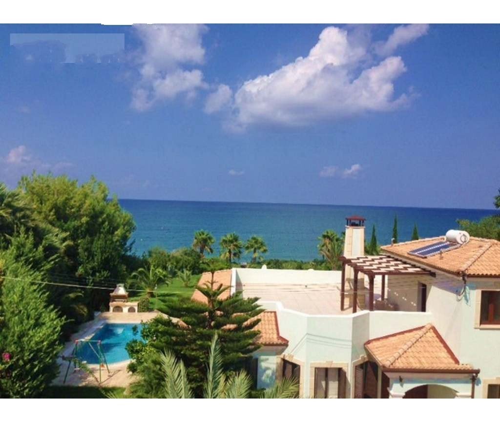 2nd line beachfront villa