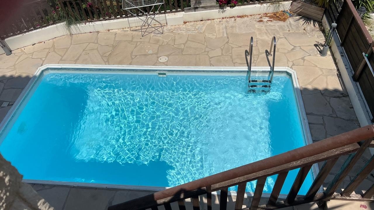 Freistehende Villa mit privatem Pool