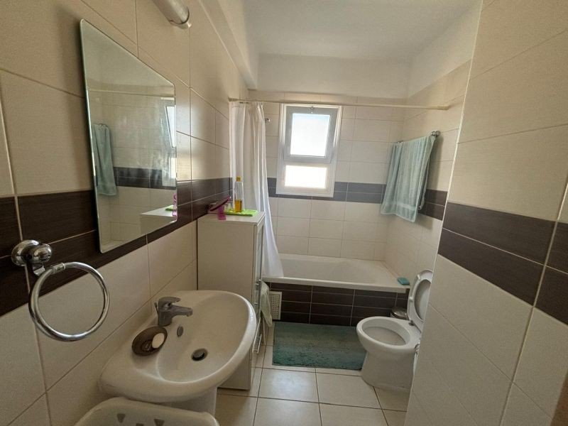 Langzeitmiete. Apartment in einer geschlossenen Wohnanlage