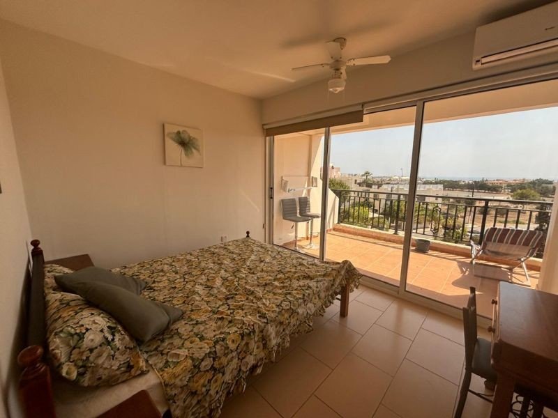 Flat walking distance to all amenities