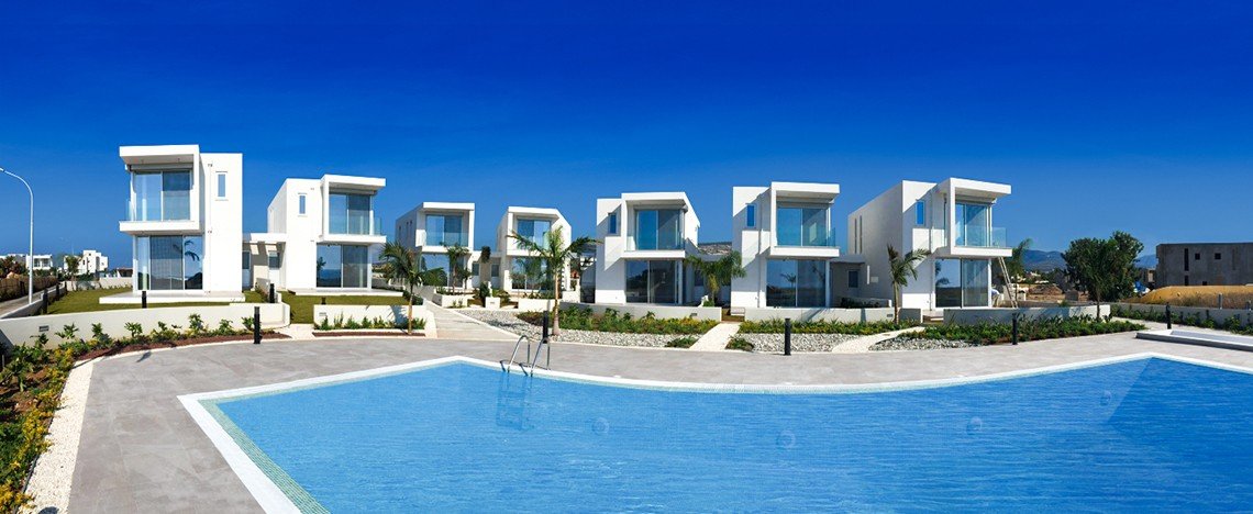 Keyready villa in seafront resort