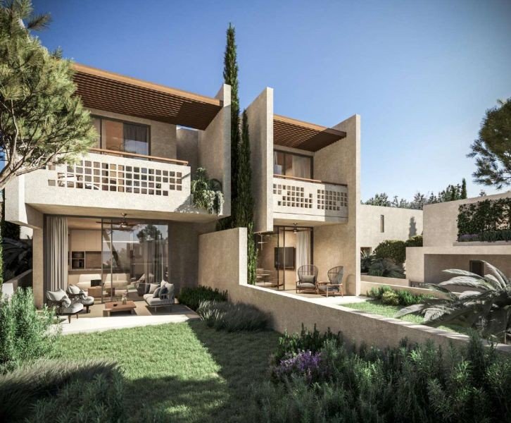 Townhouse in gated complex