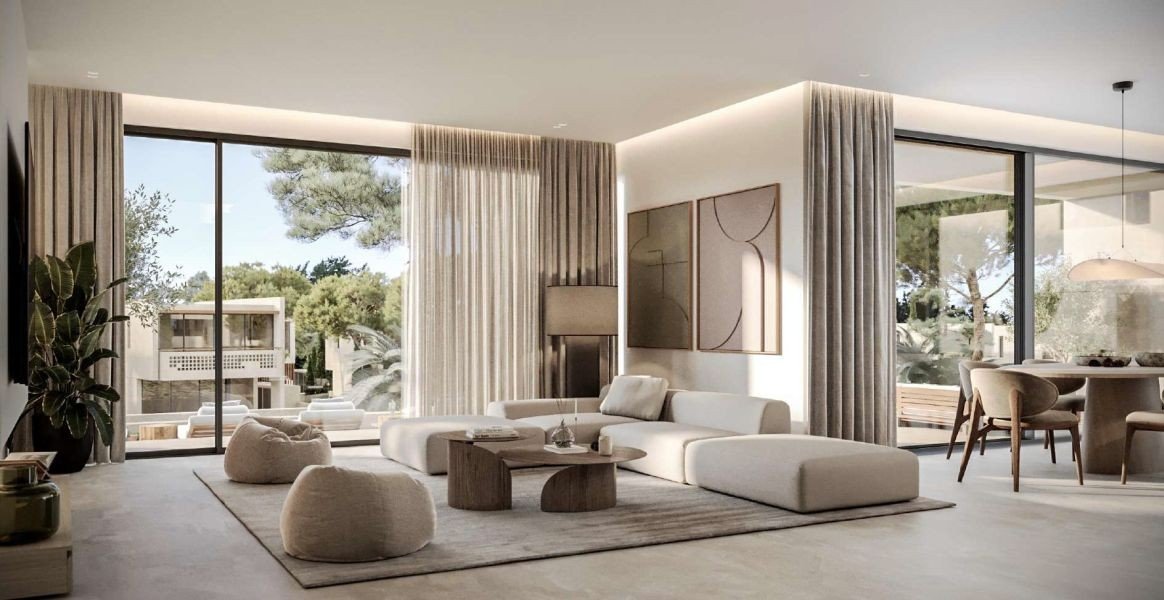 Villa on hilltop with sea views