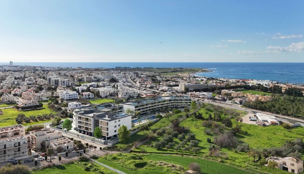Apartment in luxury complex near sea