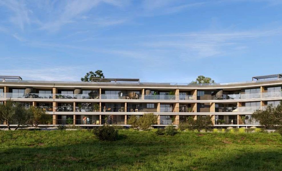 Apartment in luxury complex near sea