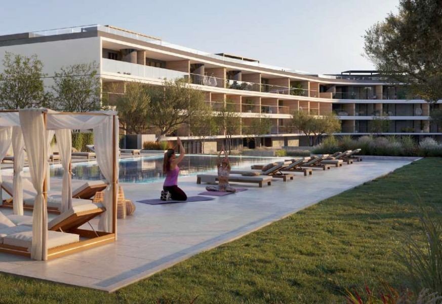 Apartment in luxury complex near sea