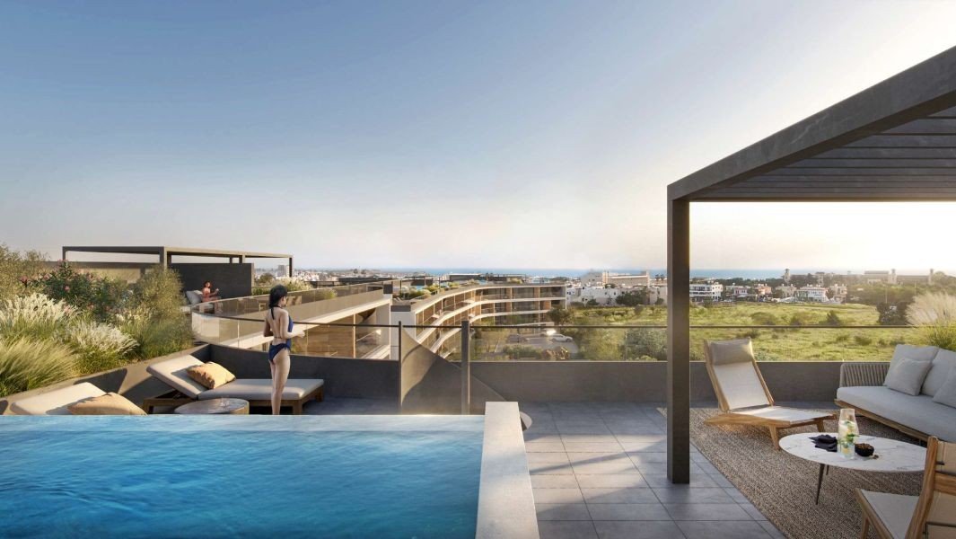 Apartment in luxury complex near sea