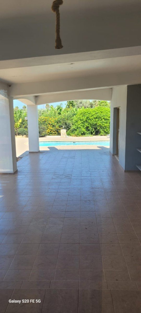 Unfurnished villa on large plot in Paphos