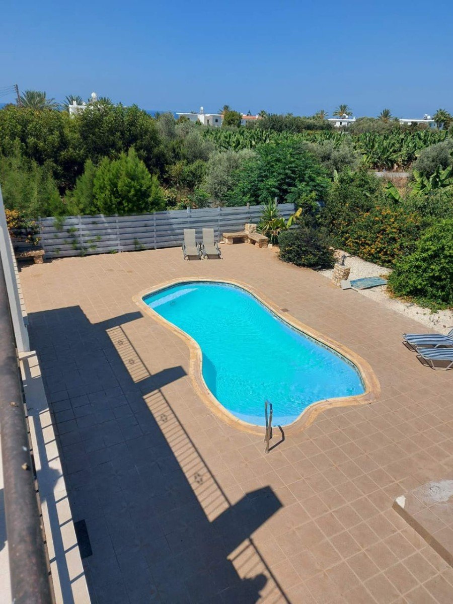 Unfurnished villa on large plot in Paphos