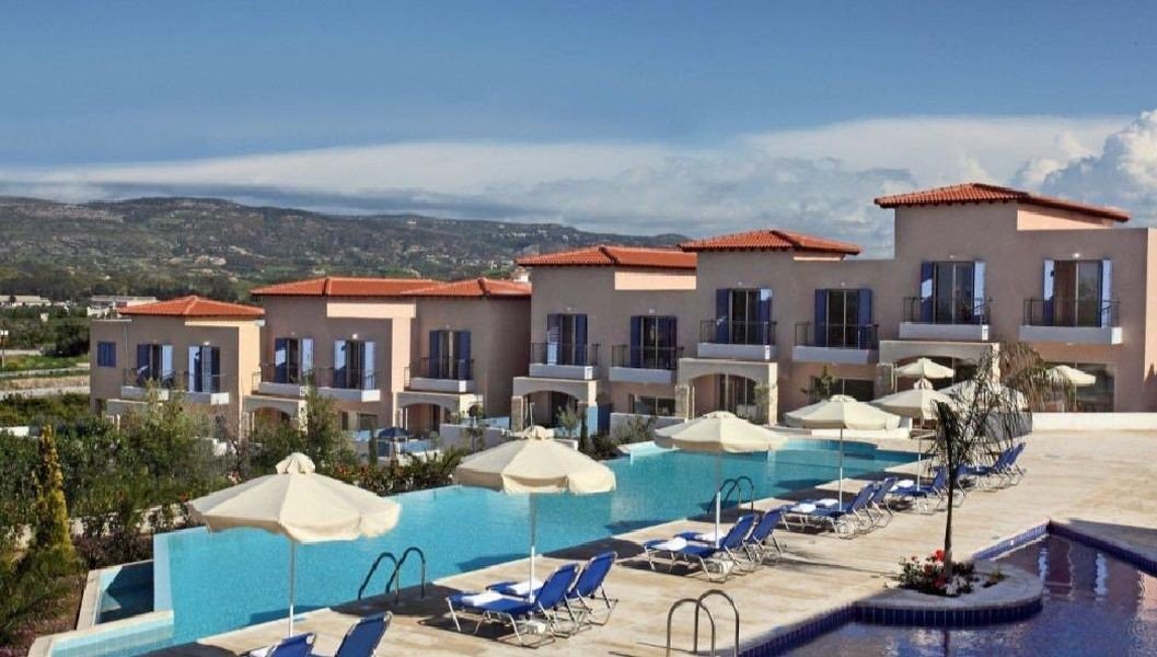 Townhouse in key ready complex in Polis