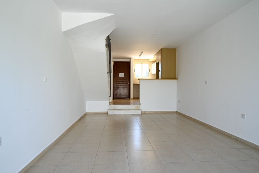 Townhouse in key ready complex in Polis