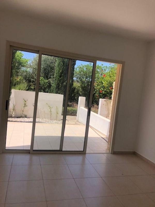 Townhouse in key ready complex in Polis