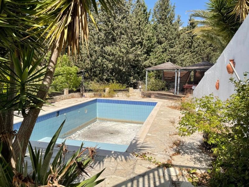 Renovation project with sea views in Paphos