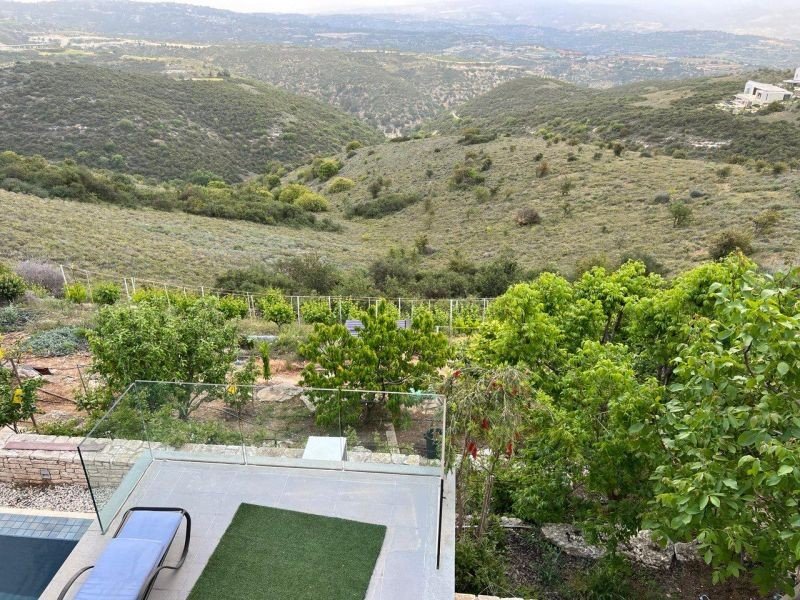 Golf villa with sea views in Paphos