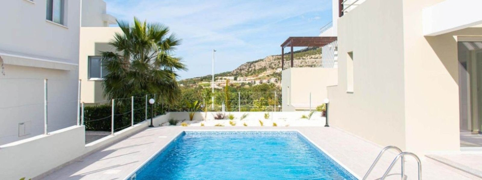 Hilltop villa with sea views in Paphos