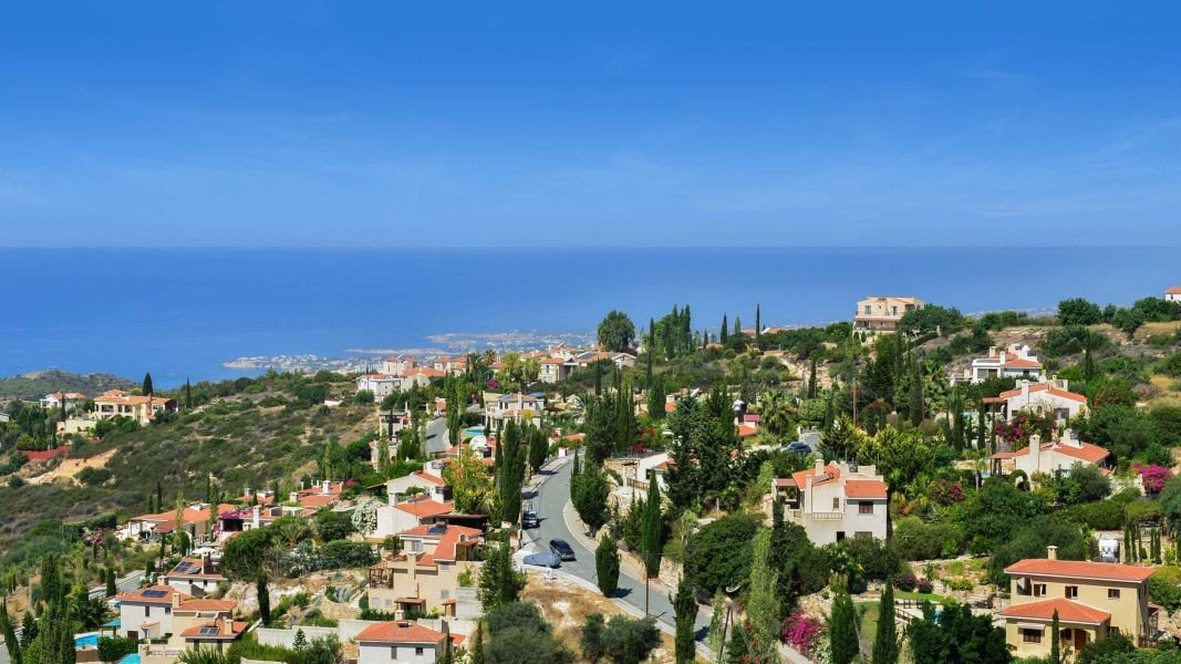 Sea view villa on large plot in Paphos