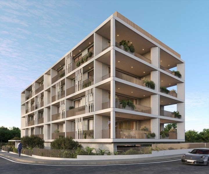 Flat in complex with offices in Paphos