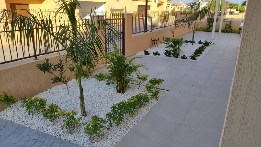 Bezugsfertige Villa 150 m vom Meer in Paphos
