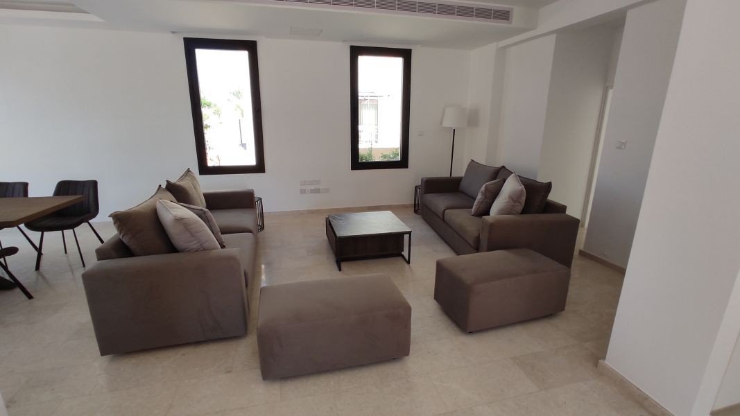 Bezugsfertige Villa 150 m vom Meer in Paphos