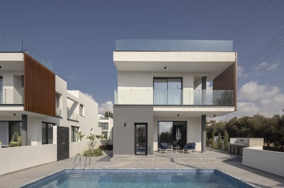 Ready villa 700m from sea in Paphos