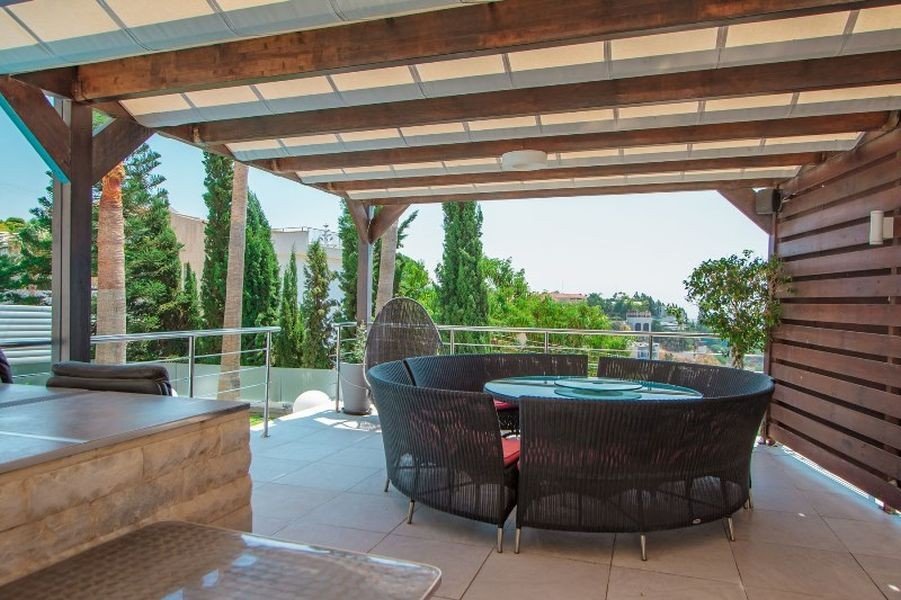 Geräumige Villa mit Meerblick in Limassol