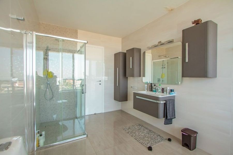 Geräumige Villa mit Meerblick in Limassol